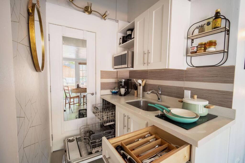King Garden Suite/20 Mins To Dwntwn Vancouvr/Petok Норт Ванкувър Екстериор снимка