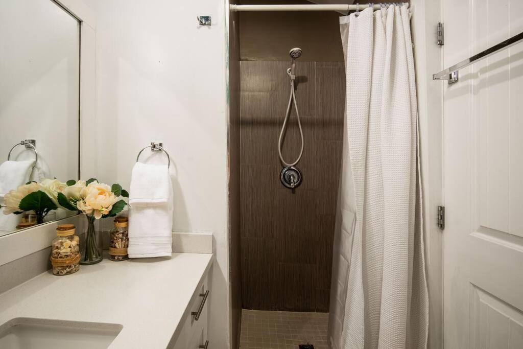 King Garden Suite/20 Mins To Dwntwn Vancouvr/Petok Норт Ванкувър Екстериор снимка